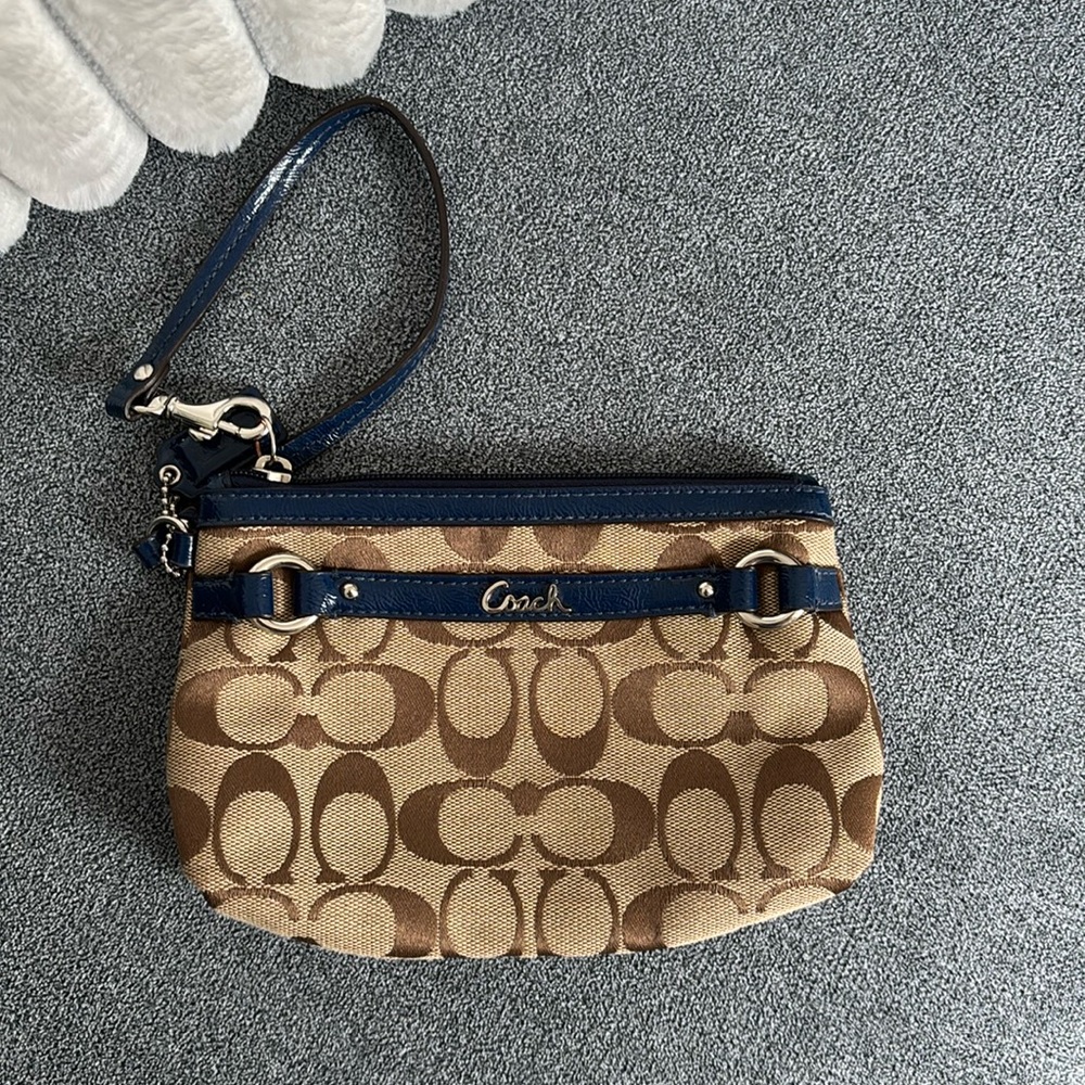 Coach Signature Logo Wristlet Tan and Navy Zip EUC